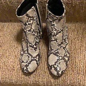 Snakeskin boots (faux)